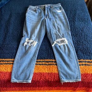 American Eagle mom jeans with slight stretch